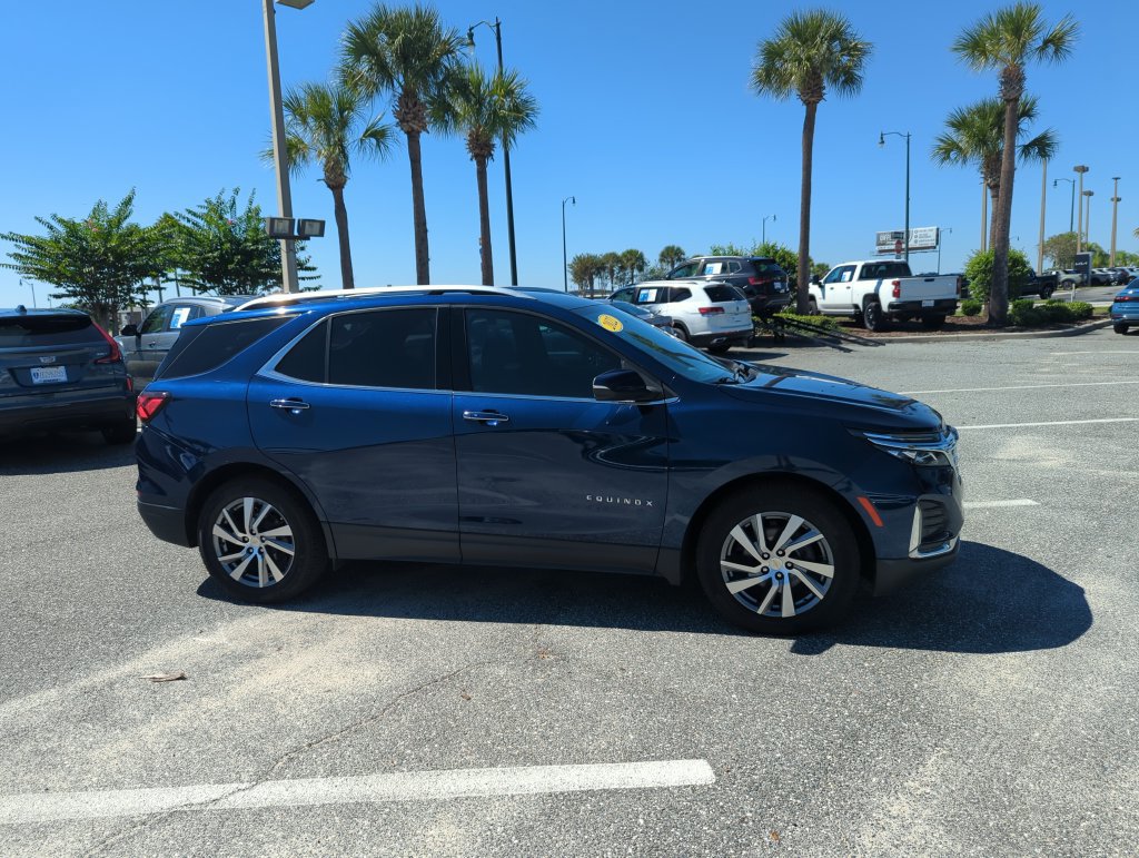 Used 2022 Chevrolet Equinox Premier FWD image 2