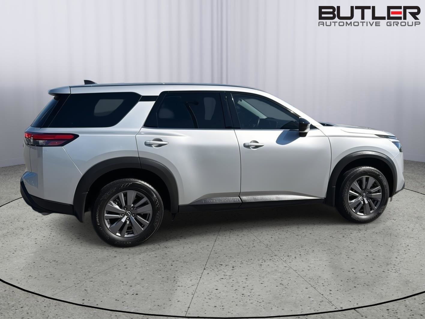 Used 2024 Nissan Pathfinder S FWD image 7