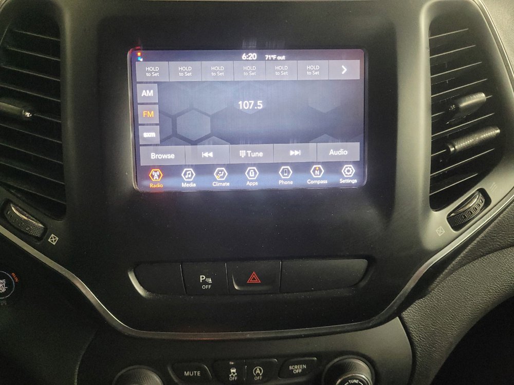 Used 2020 Jeep Cherokee Latitude Plus FWD image 25