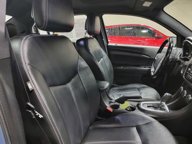 Used 2011 Chrysler 200 Limited image 16