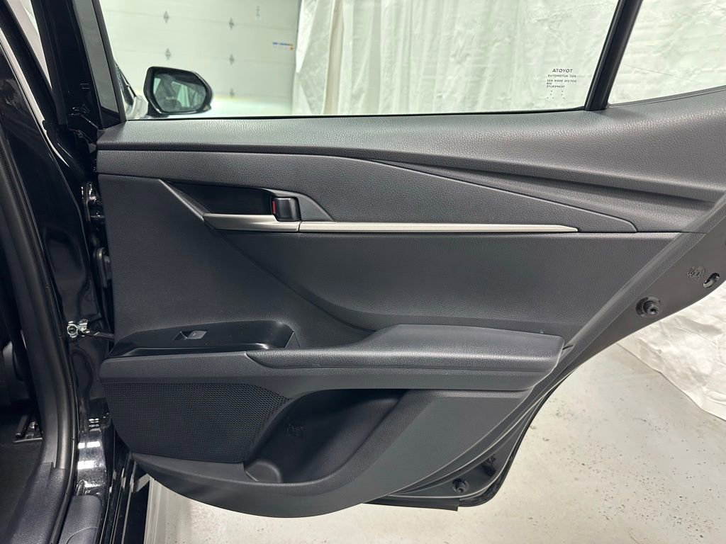 Used 2025 Toyota Camry SE image 51