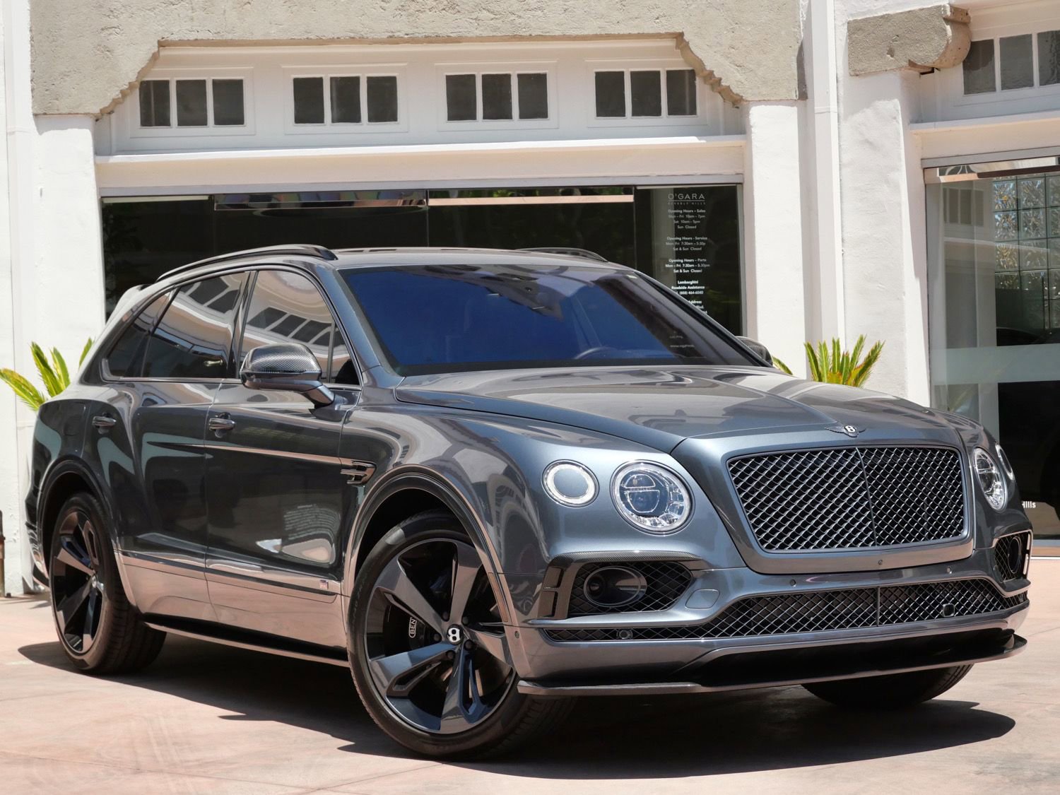 Used 2017 Bentley Bentayga AWD/4WD image 1