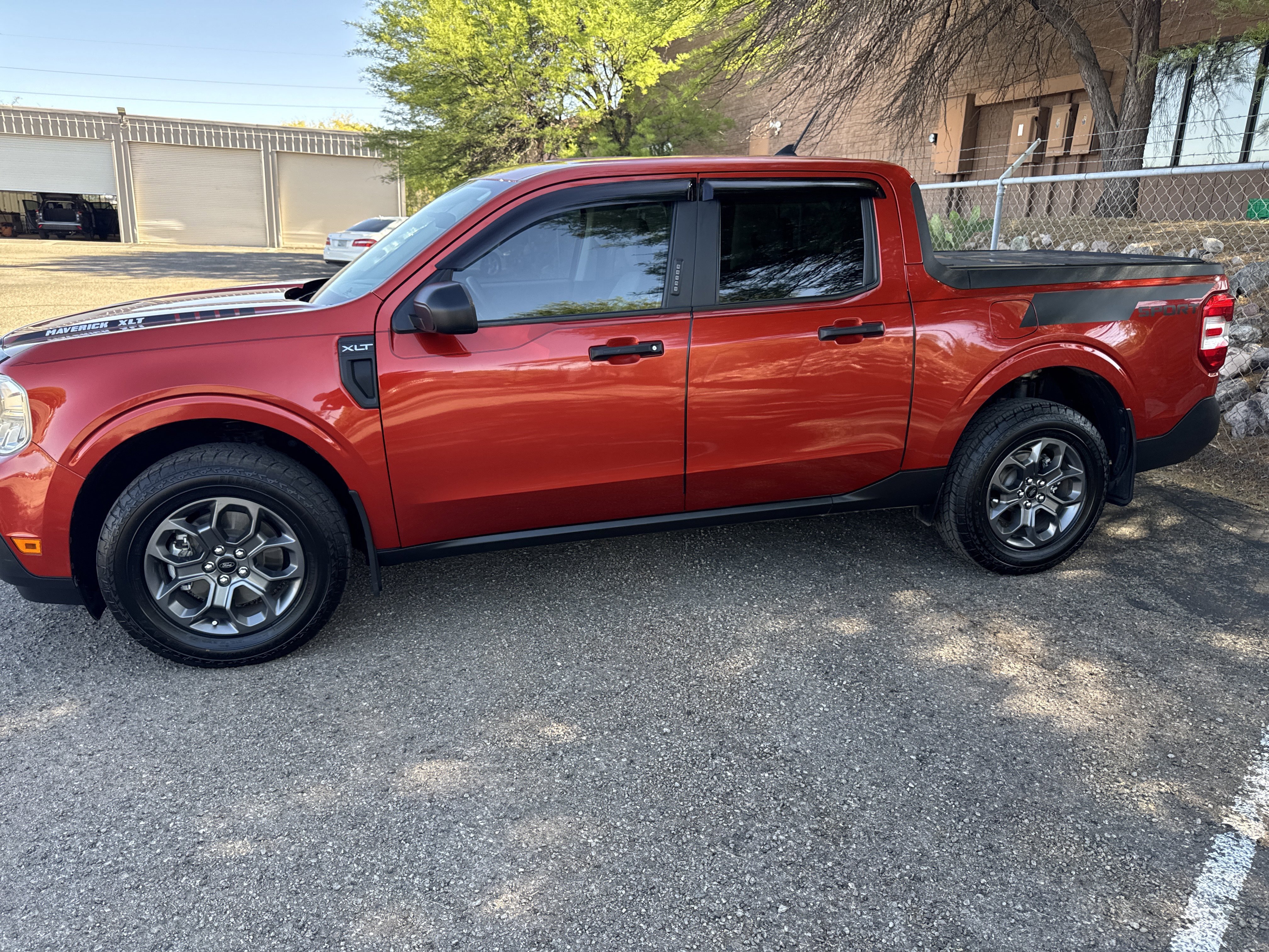 Used 2022 Ford Maverick XLT FWD image 4