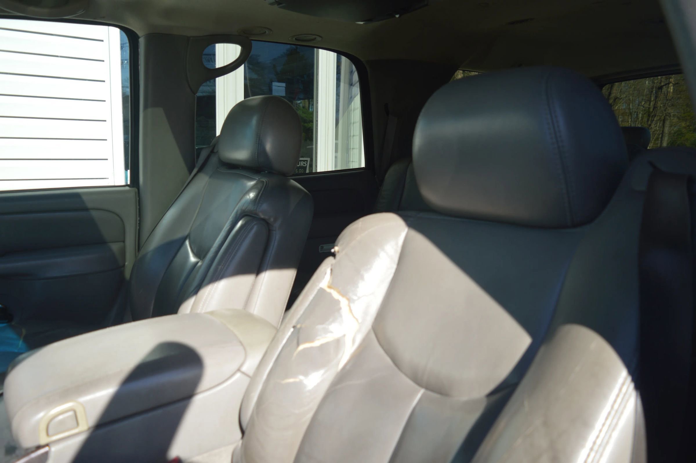 Used 2003 GMC Yukon Denali image 12
