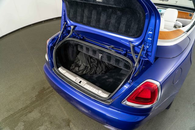 Used 2017 Rolls-Royce Dawn RWD image 30