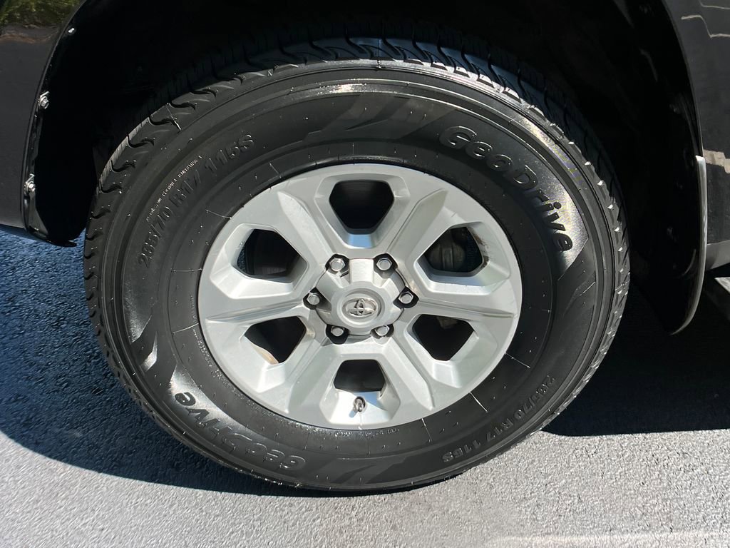 Used 2024 Toyota 4Runner SR5 image 16