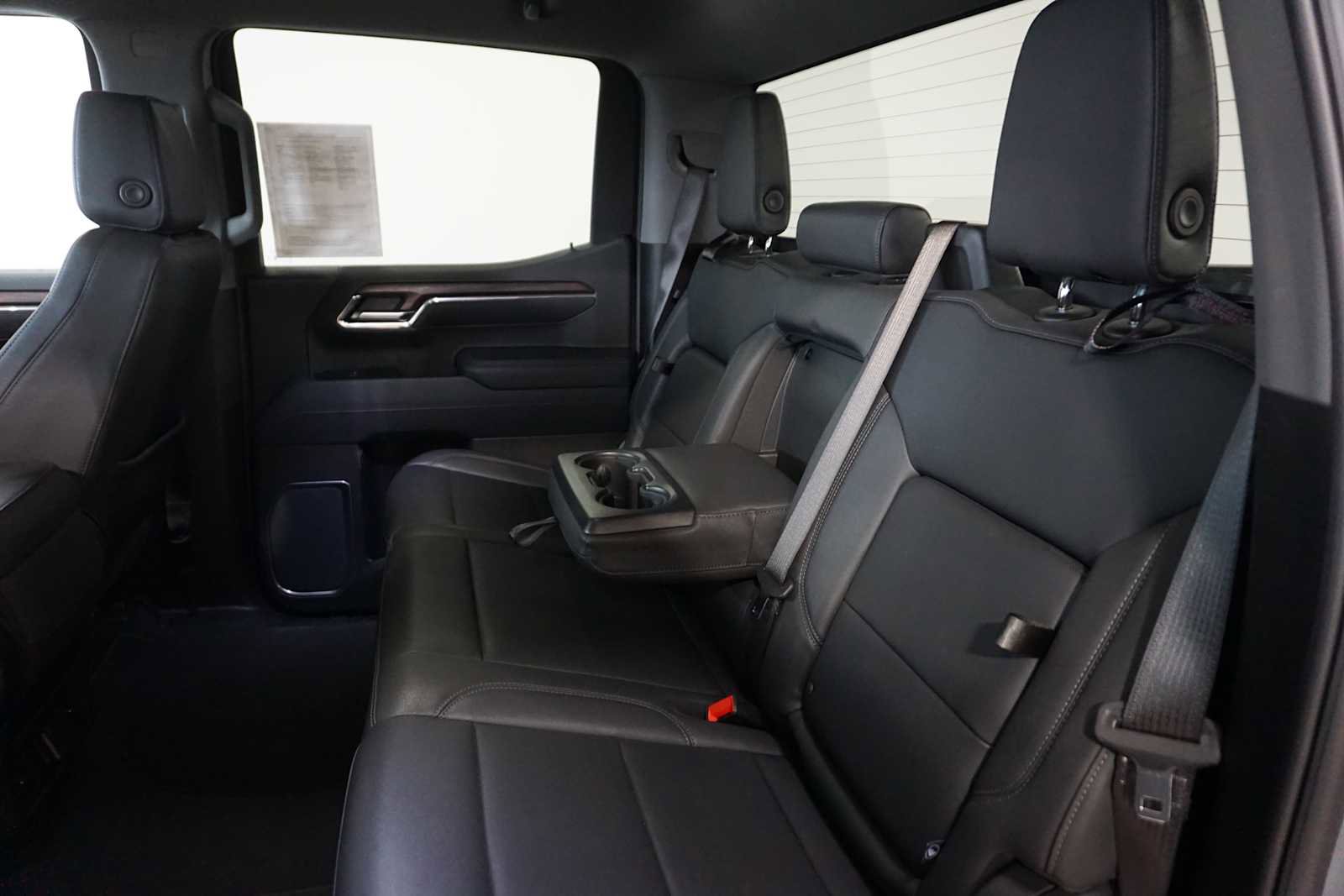 Certified 2025 GMC Sierra 1500 SLT image 17