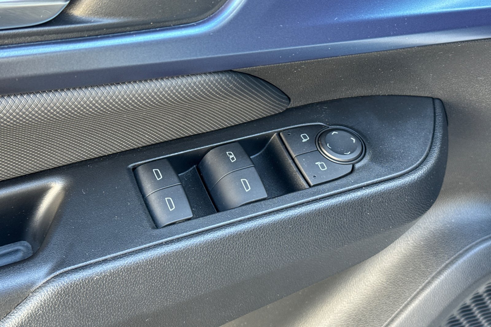 Used 2024 Chevrolet Equinox EV LT FWD image 11