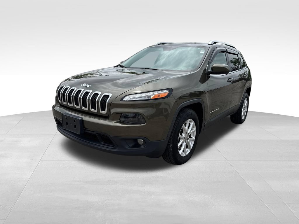 Used 2015 Jeep Cherokee Latitude w/ Cold Weather Group AWD/4WD image 3
