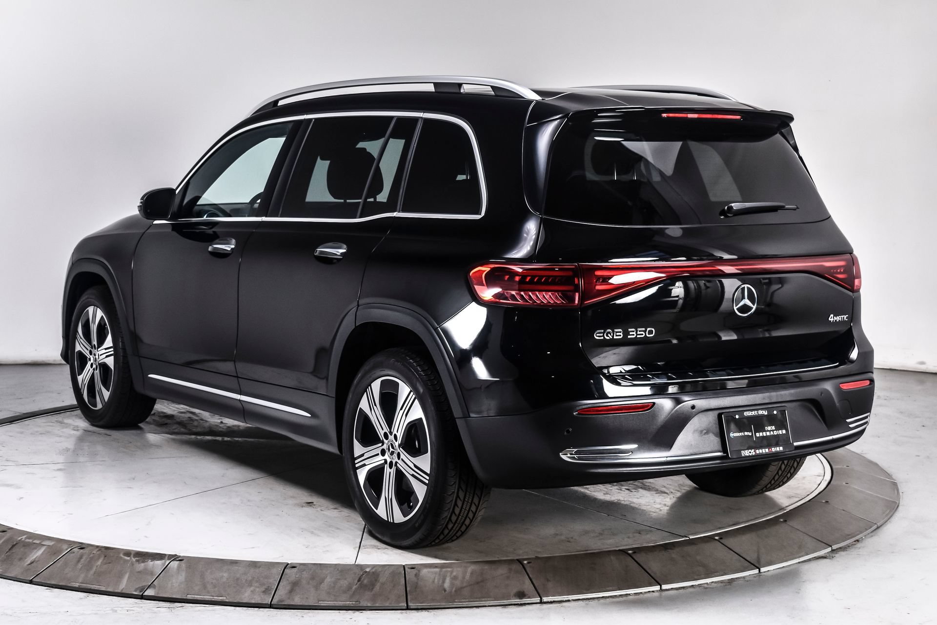 Used 2024 Mercedes-Benz EQB 350 4MATIC SUV w/ Winter Package image 4