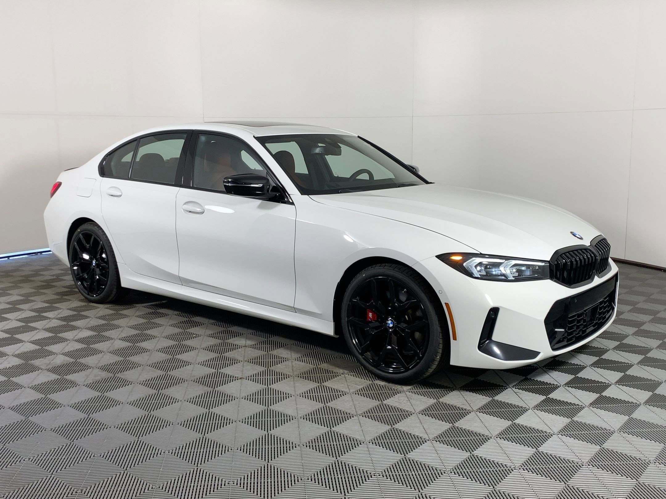 Used 2026 BMW 330i Sedan w/ M Sport Package RWD image 6
