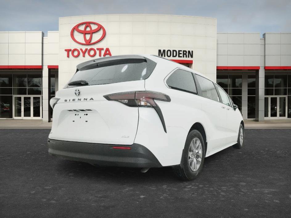 New 2026 Toyota Sienna XLE FWD image 14