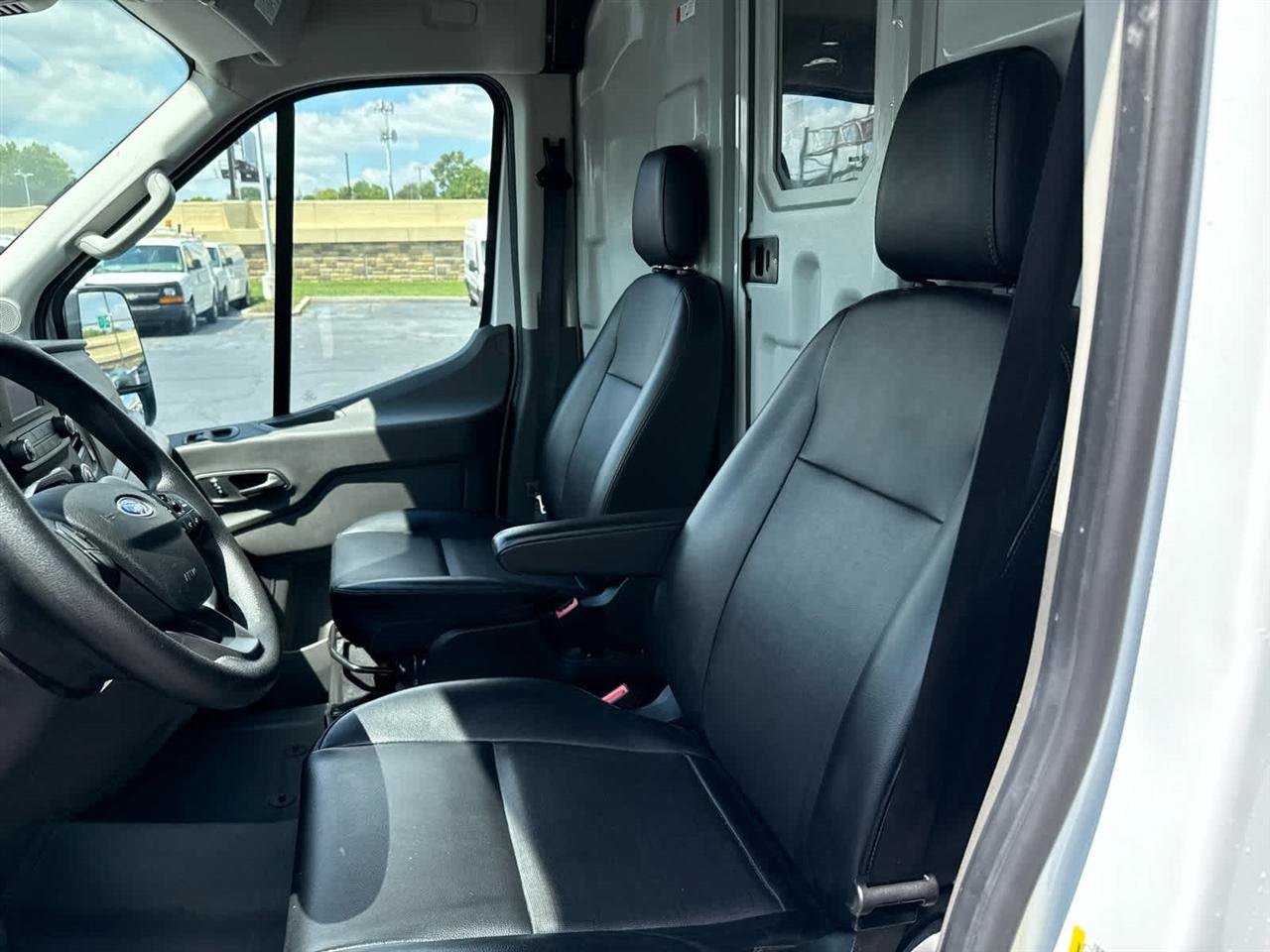Used 2025 Ford Transit 250 148 High Roof Extended w/ Load Area Protection Package RWD image 12