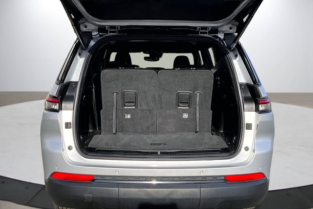 Used 2024 Jeep Grand Cherokee L Laredo image 24