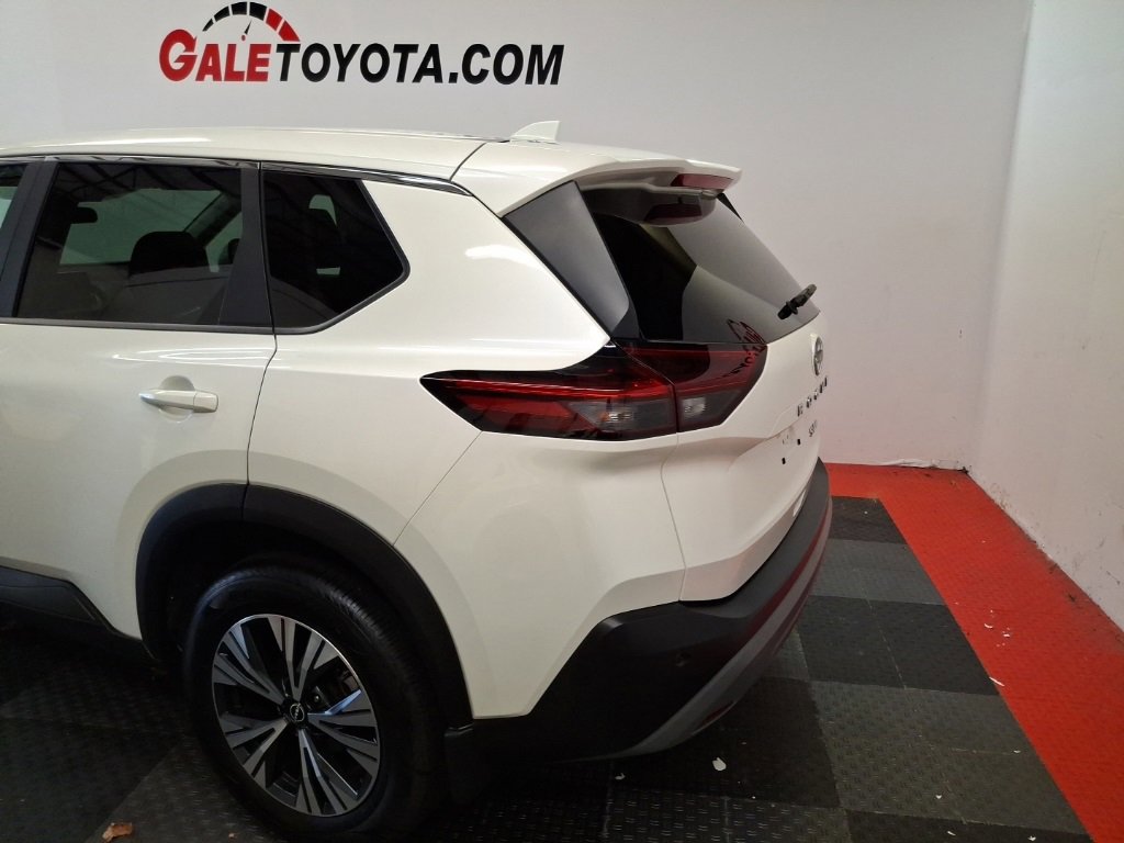 Used 2023 Nissan Rogue SV image 6