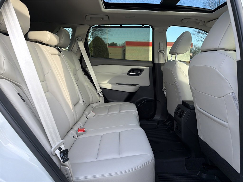 Used 2024 Nissan Rogue SL w/ SL Premium Package image 22