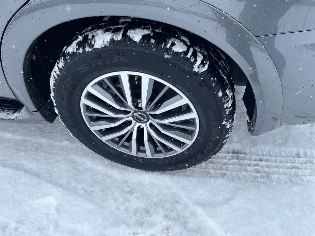 Used 2024 Nissan Armada SL image 34