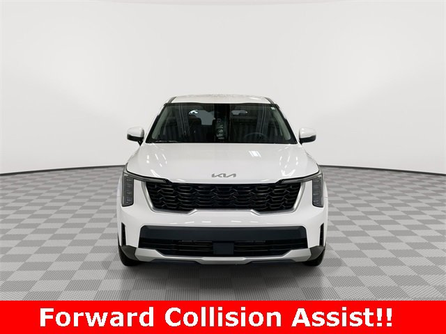 Used 2025 Kia Sorento LX image 3