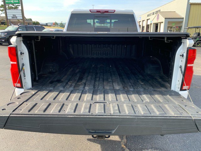 Used 2024 Chevrolet Silverado 2500 High Country w/ Technology Package AWD/4WD image 4