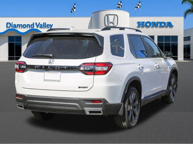New 2025 Honda Pilot Sport image 2