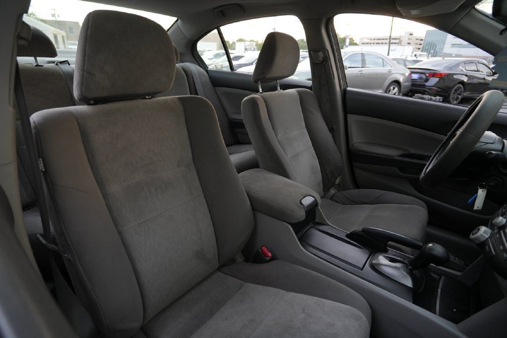 Used 2010 Honda Accord LX-P image 27
