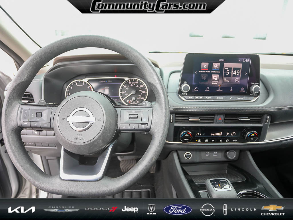 Used 2023 Nissan Rogue SV image 14