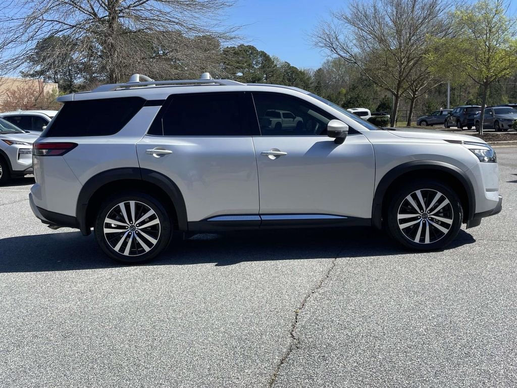 Used 2025 Nissan Pathfinder Platinum w/ Cargo Package AWD/4WD image 6