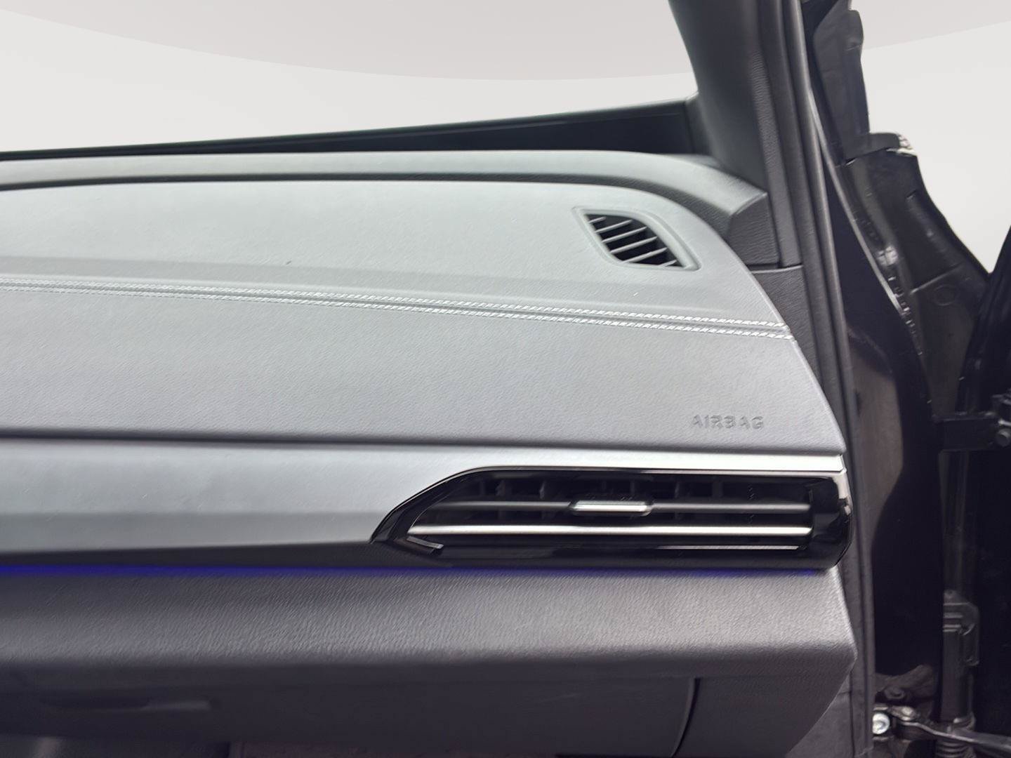 Used 2024 Volkswagen ID.4 Pro AWD/4WD image 13