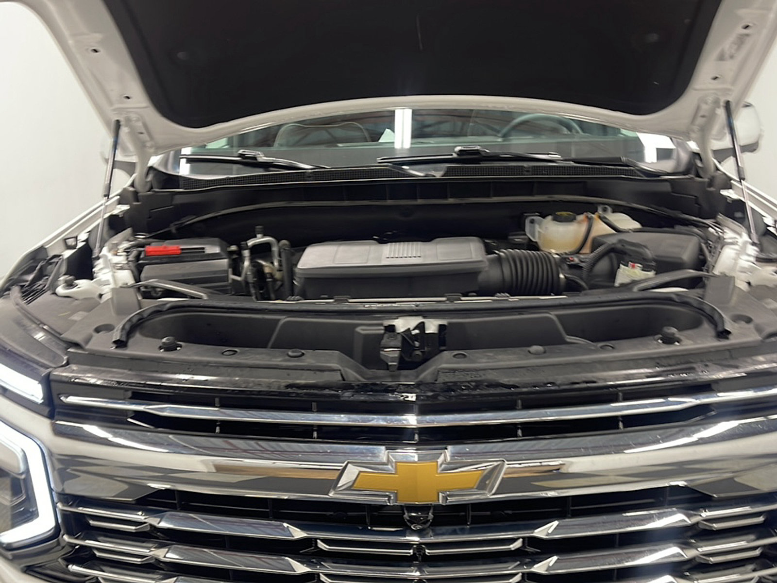 Used 2025 Chevrolet Suburban Premier AWD/4WD image 26