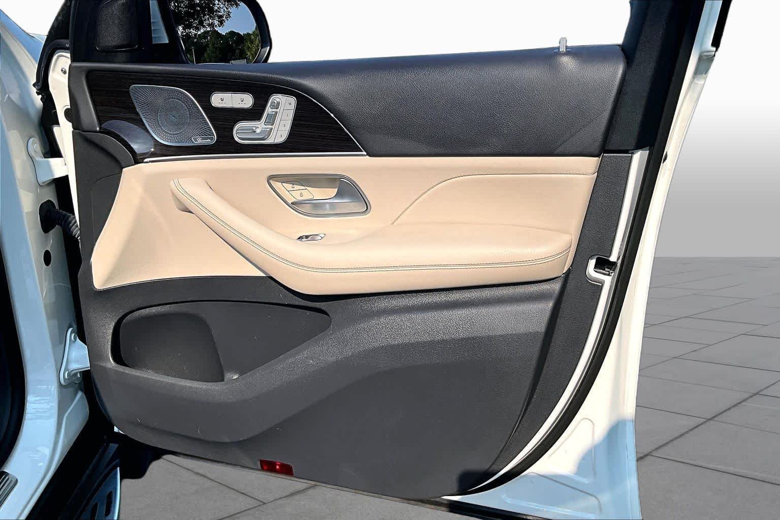 Used 2020 Mercedes-Benz GLS 450 4MATIC image 23