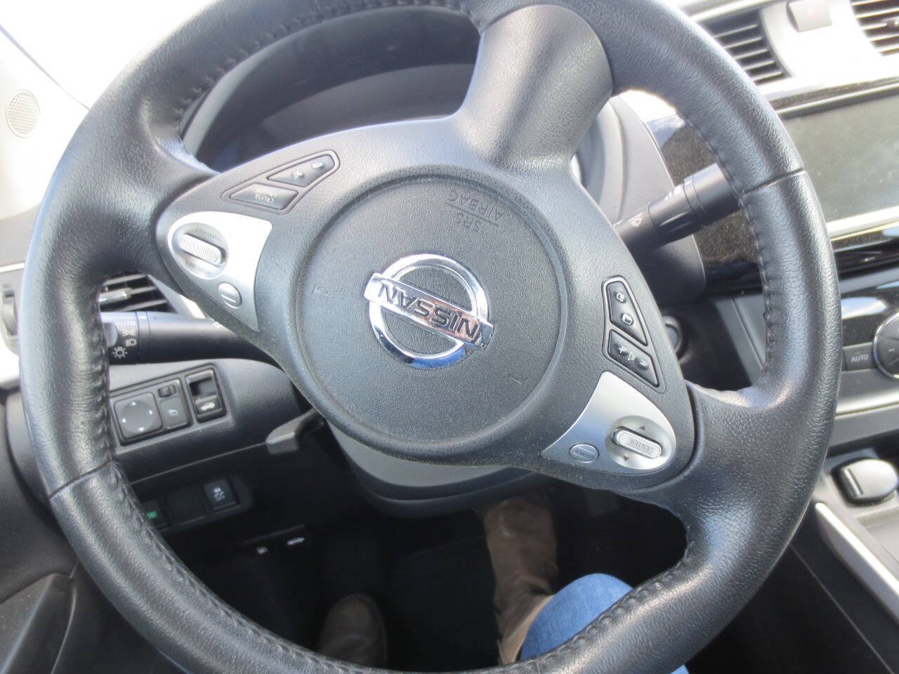 Used 2019 Nissan Sentra SV FWD image 9