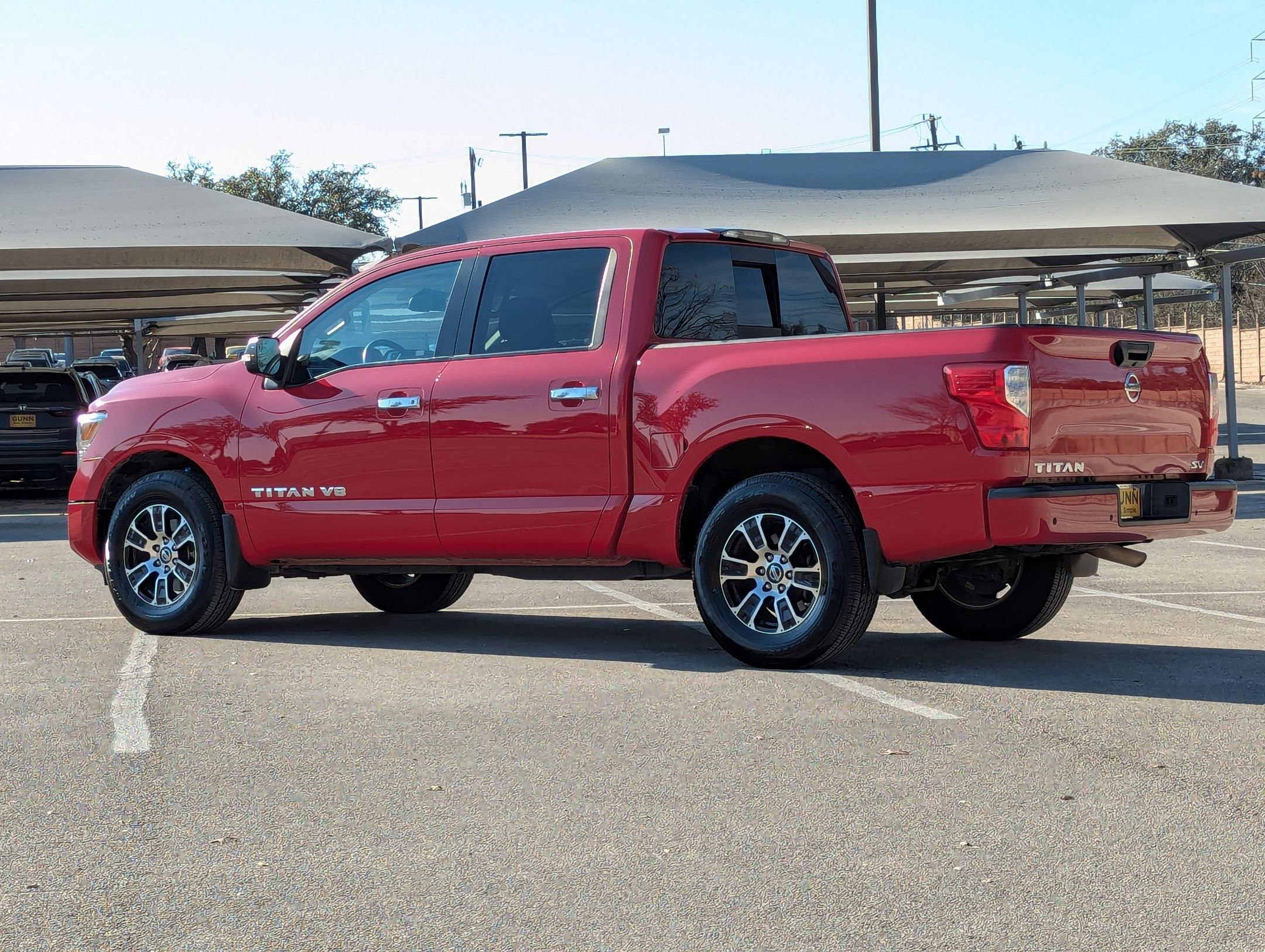 Used 2020 Nissan Titan SV image 6