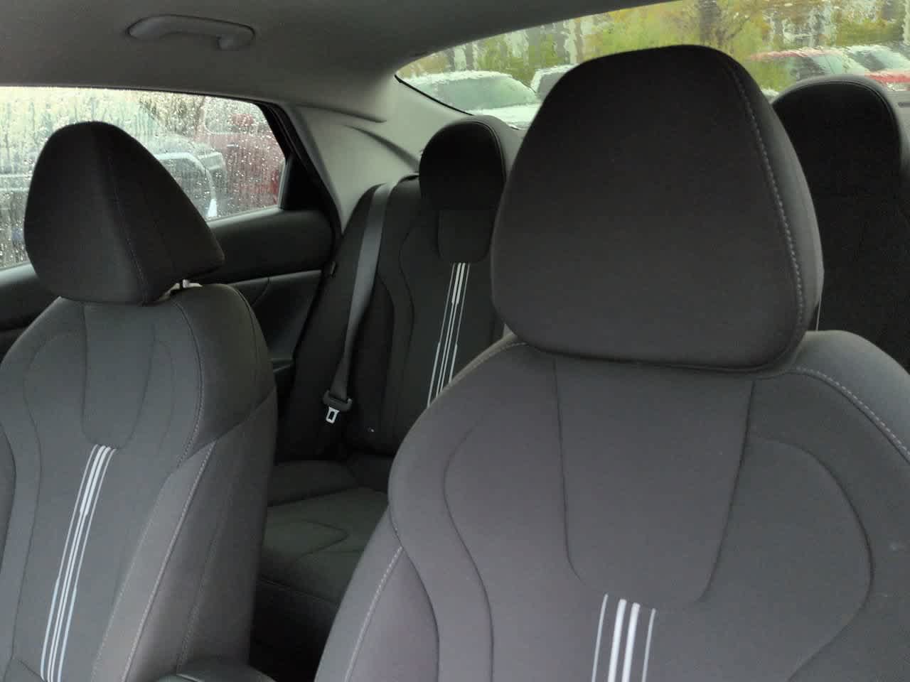 Used 2024 Hyundai Elantra Blue FWD image 8