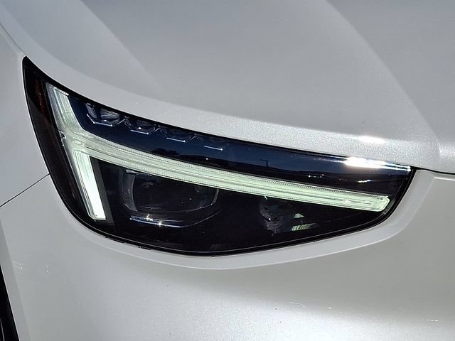 Certified 2024 Volvo XC40 B5 Ultimate w/ Protection Package Premier AWD/4WD image 9