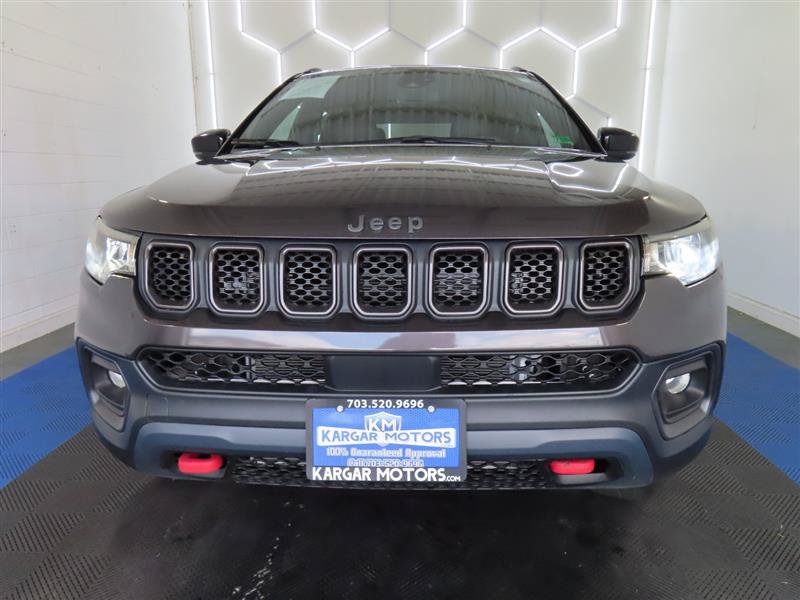 Used 2024 Jeep Compass Trailhawk AWD/4WD image 2