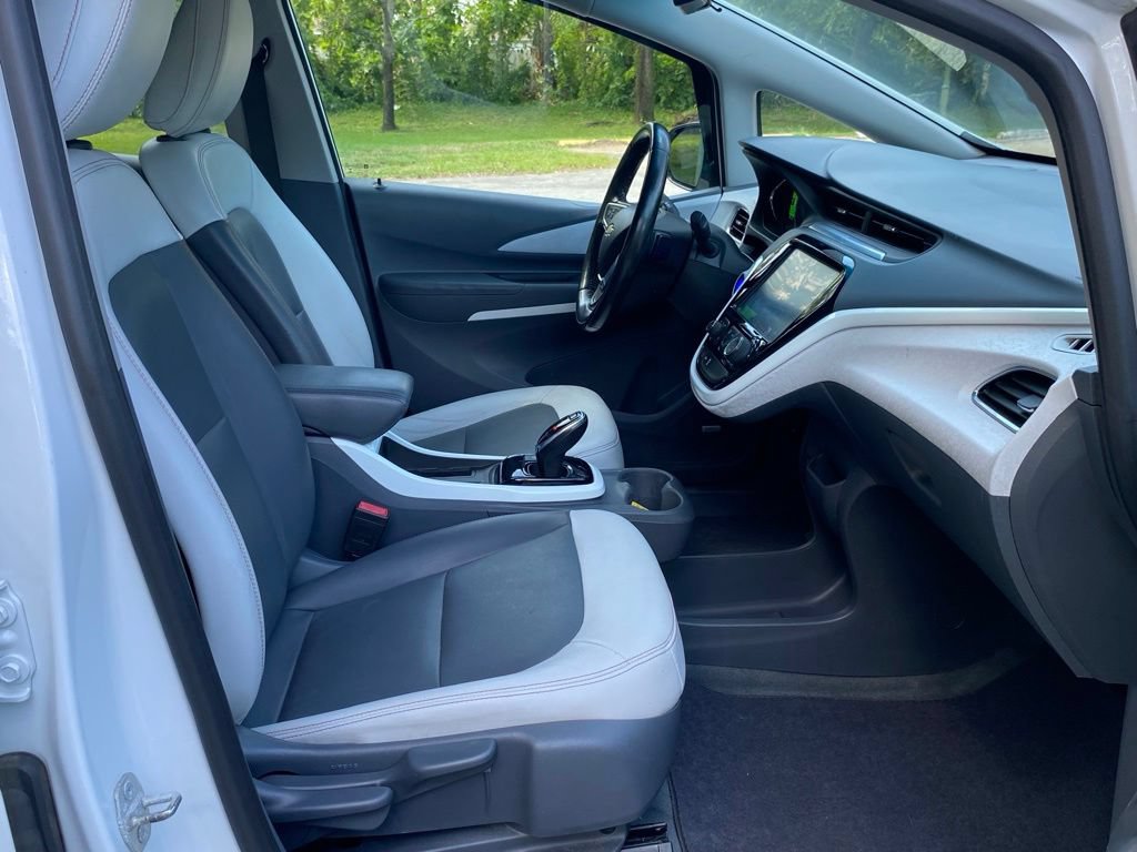 Used 2018 Chevrolet Bolt Premier w/ Driver Confidence II Package FWD image 17