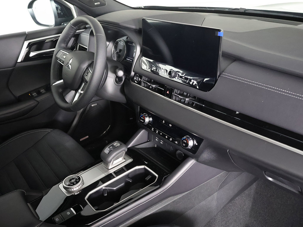 New 2026 Mitsubishi Outlander LE AWD/4WD image 27