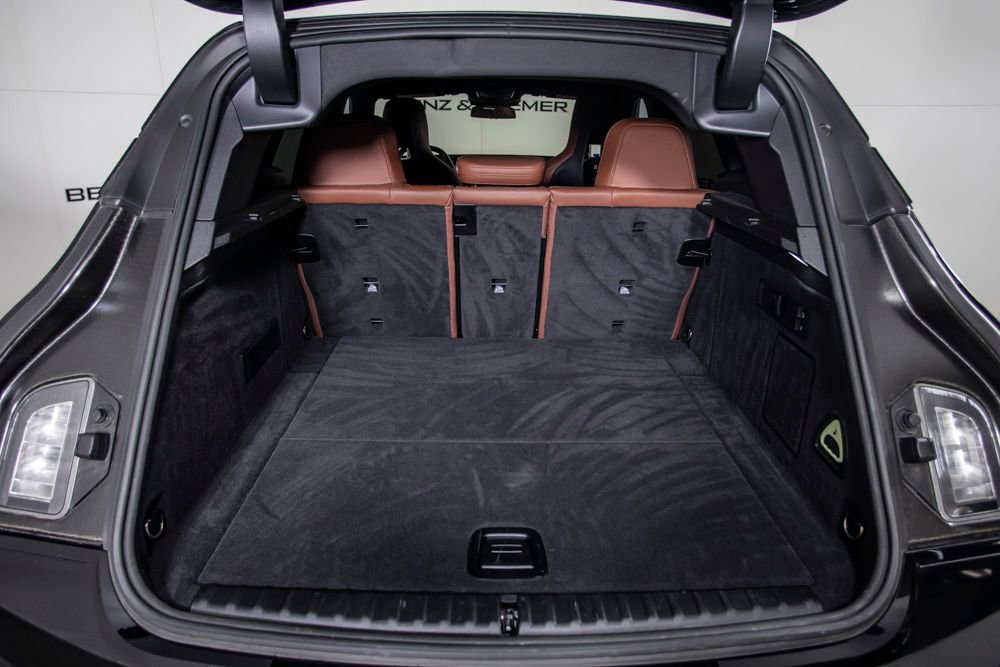 Used 2023 BMW iX xDrive50 w/ Sport Package AWD/4WD image 7