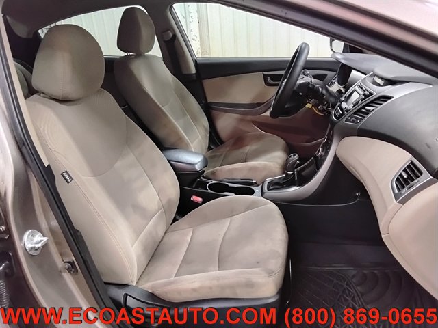 Used 2015 Hyundai Elantra SE w/ Option Group 02 FWD image 14