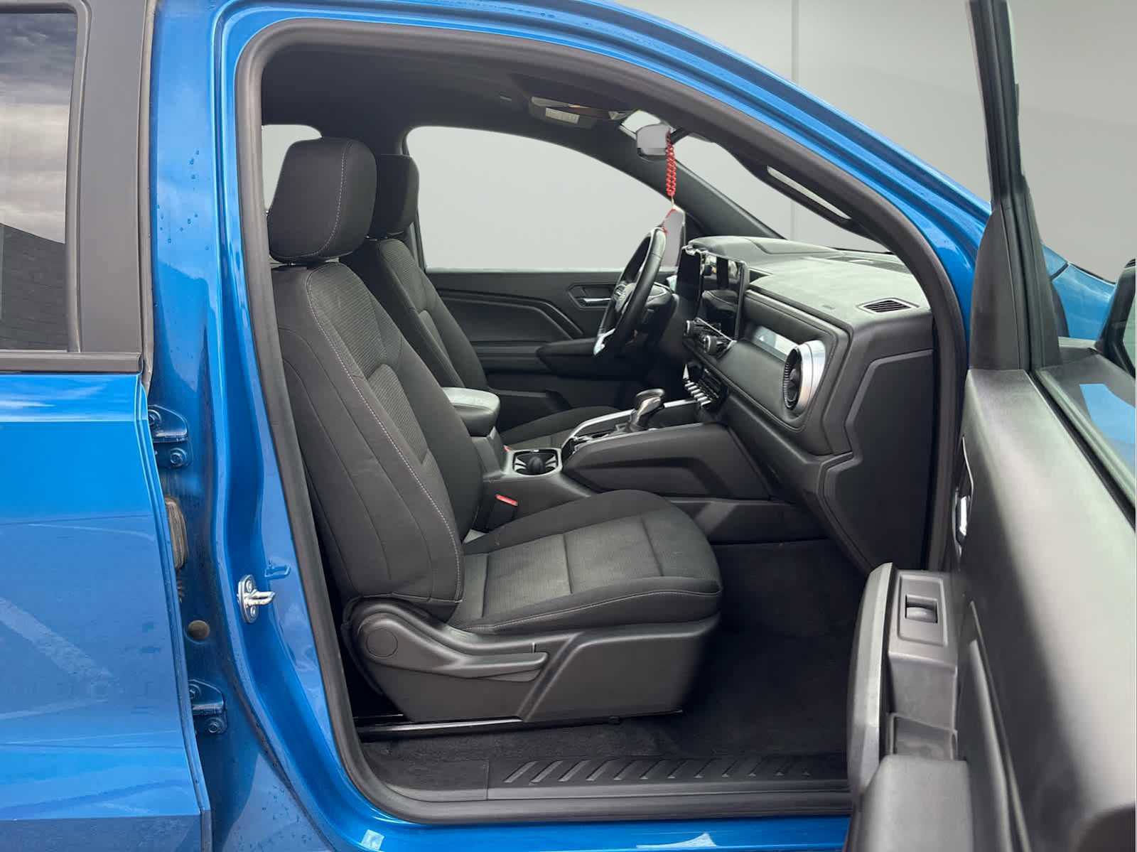 Used 2023 Chevrolet Colorado LT w/ LT Convenience Package II image 16
