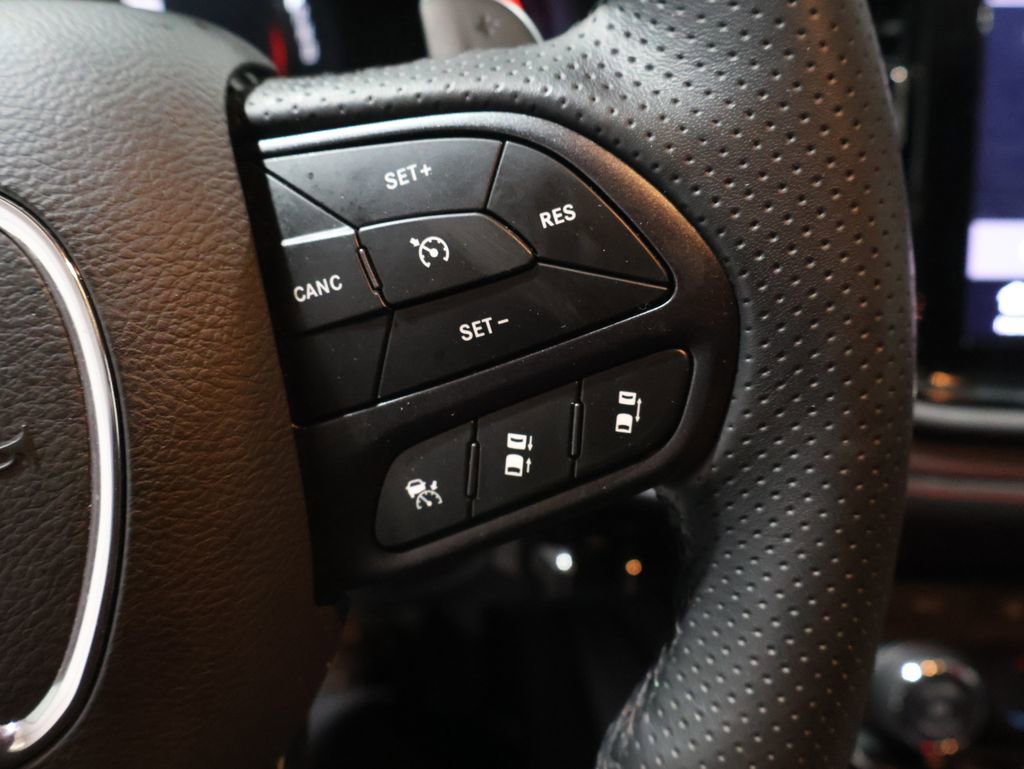 Used 2025 Dodge Durango GT image 41