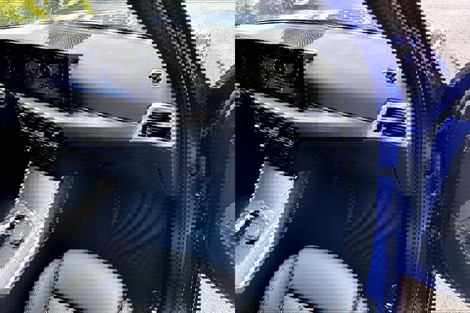 Certified 2025 BMW 330i Sedan w/ M Sport Package RWD image 18