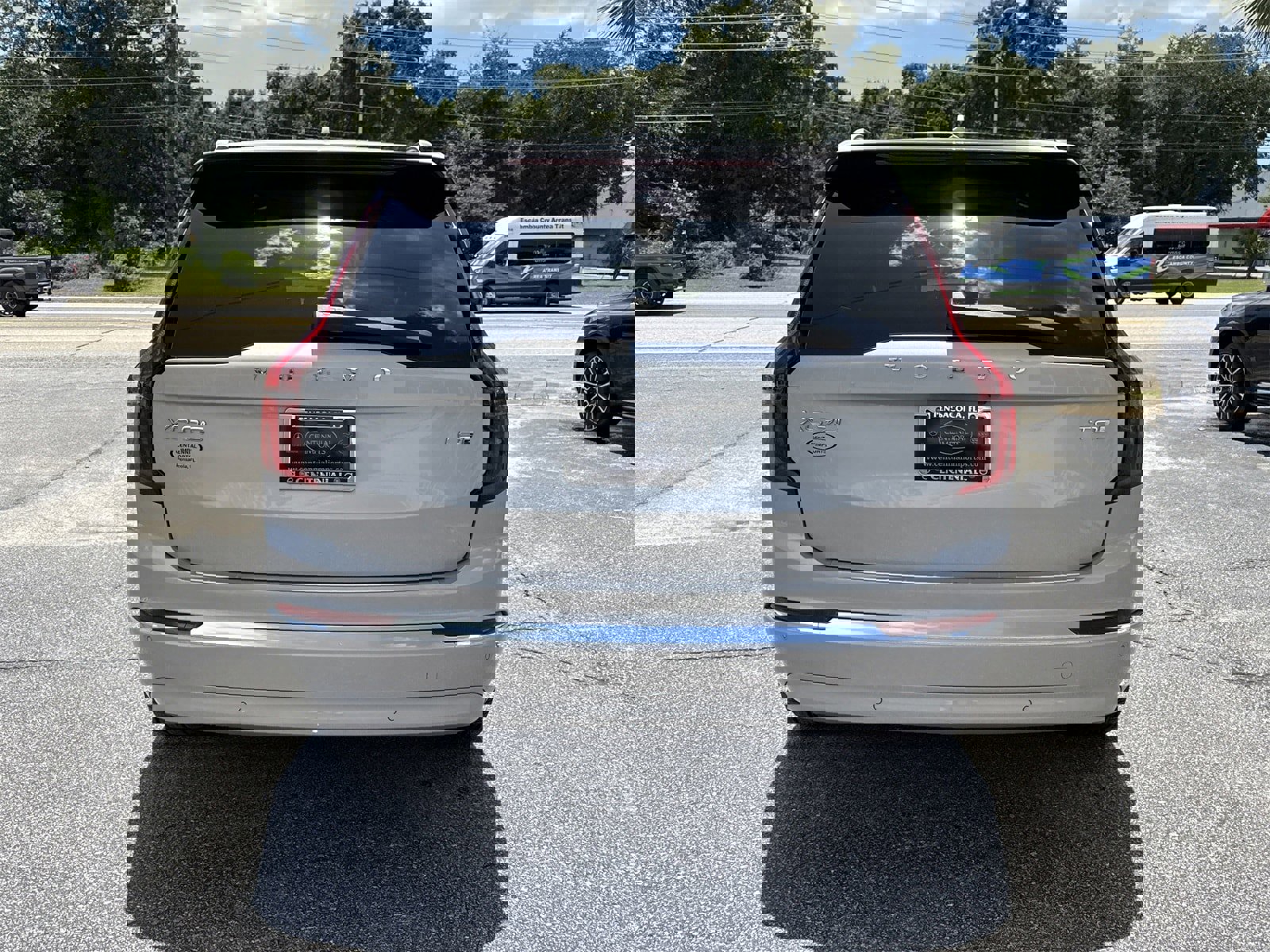 New 2025 Volvo XC90 T8 Plus w/ Protection Package Premier image 4