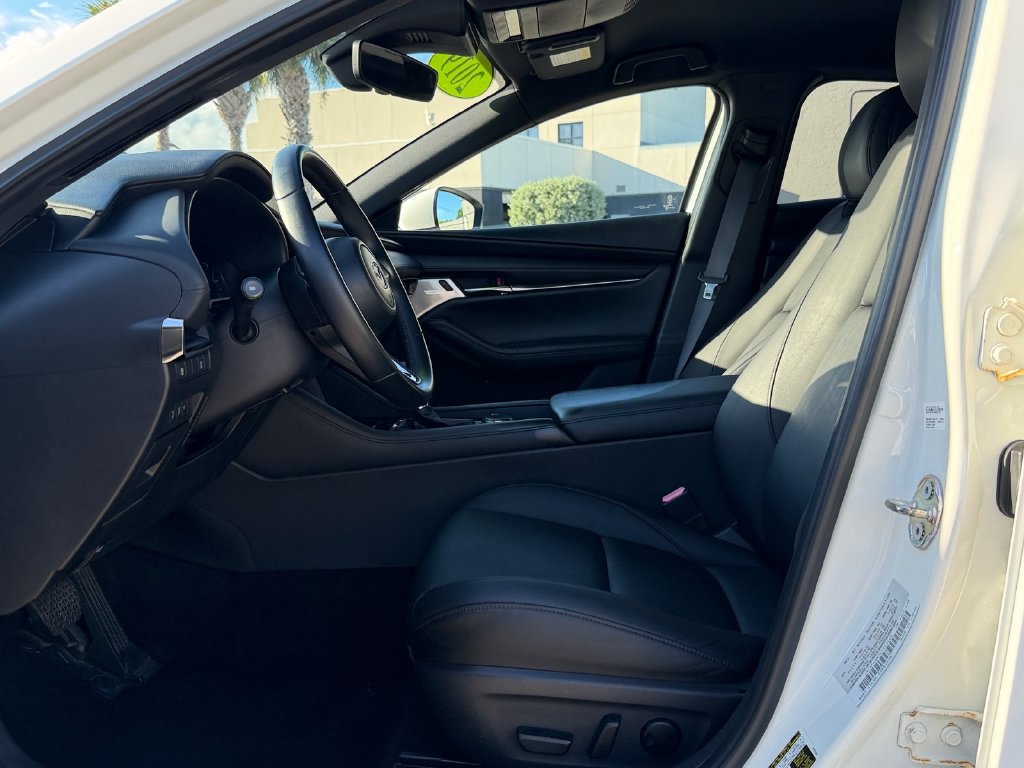 Used 2019 MAZDA MAZDA3 Hatchback w/ Preferred Package FWD image 11