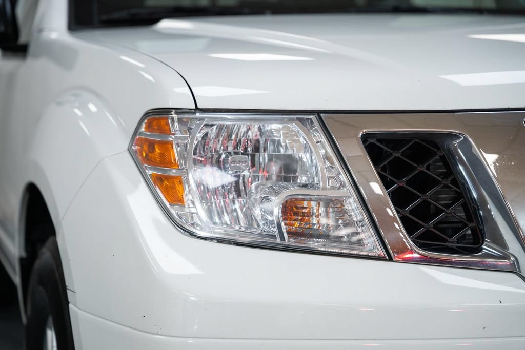 Used 2021 Nissan Frontier SV RWD image 11