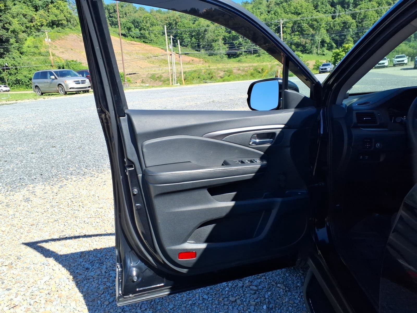 Used 2017 Honda Ridgeline Sport image 13