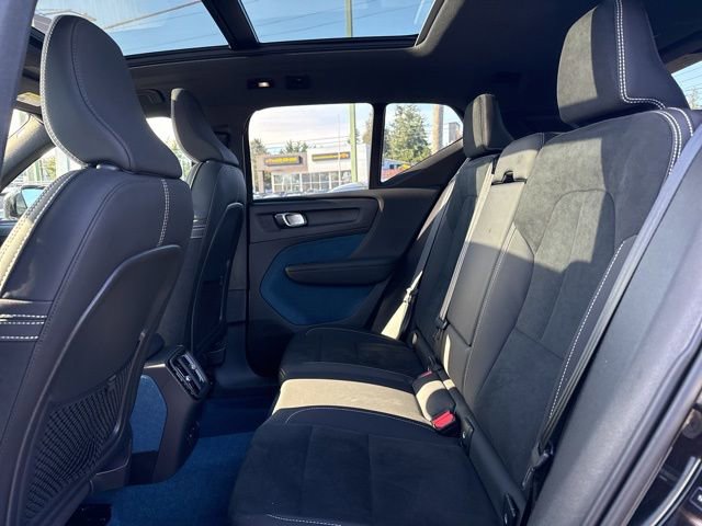 Used 2023 Volvo XC40 Recharge Ultimate image 44