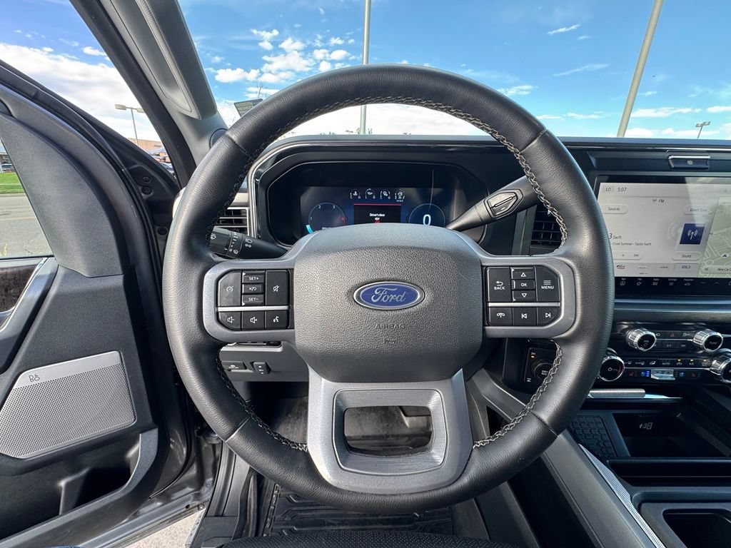 Used 2025 Ford F350 Lariat AWD/4WD image 13