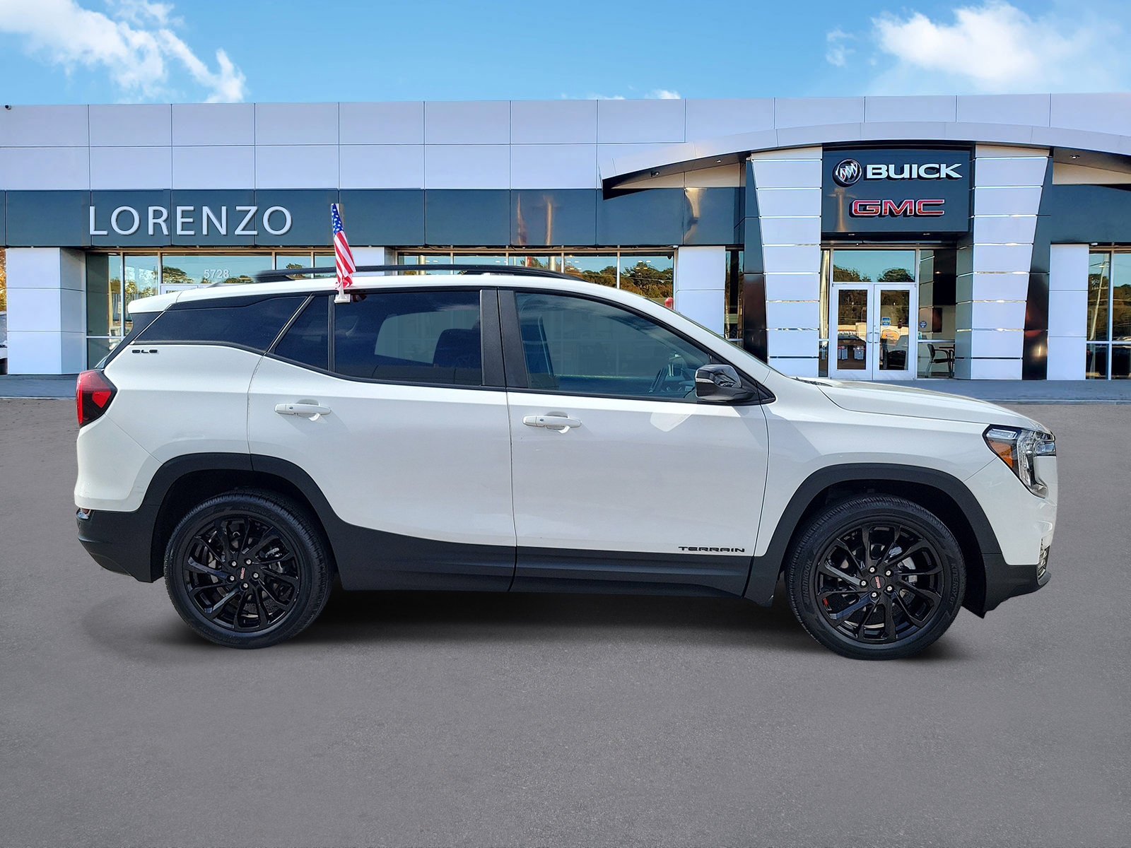 Used 2023 GMC Terrain SLE w/ Elevation Edition FWD image 4