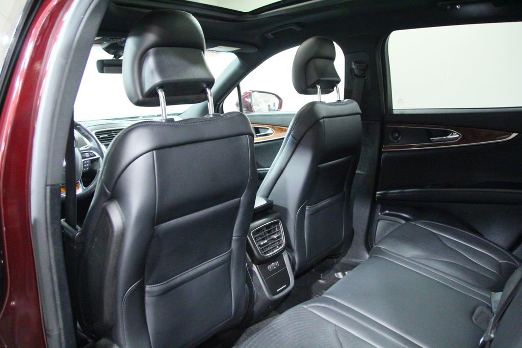 Used 2019 Lincoln Nautilus Reserve w/ Class II Trailer Tow Package AWD/4WD image 28